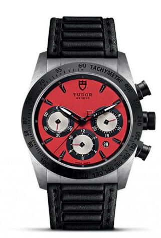 For the perfect combination of red and black, this replica Tudor watch shows a wonderful visual effect.