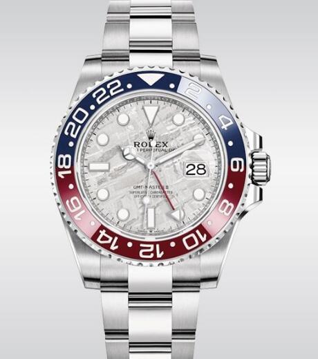 The blue and red ceramic bezel makes the timepiece more eye-catching.